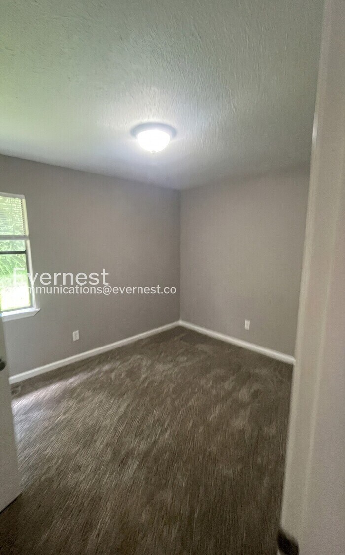 Building Photo - 8025 Marsh Mountain Rd