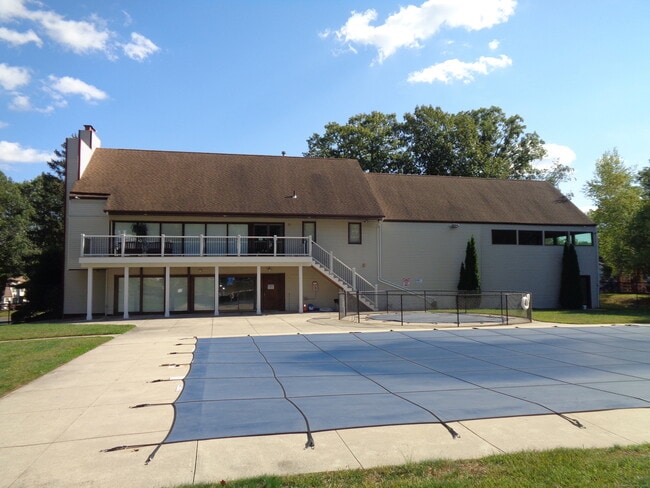 Building Photo - 207 Cottonwood Rd