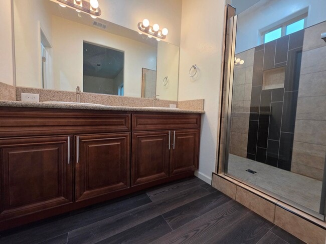 Building Photo - 2018 E Seeger Ave