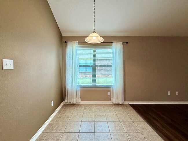 Building Photo - 3504 Northpointe Drive