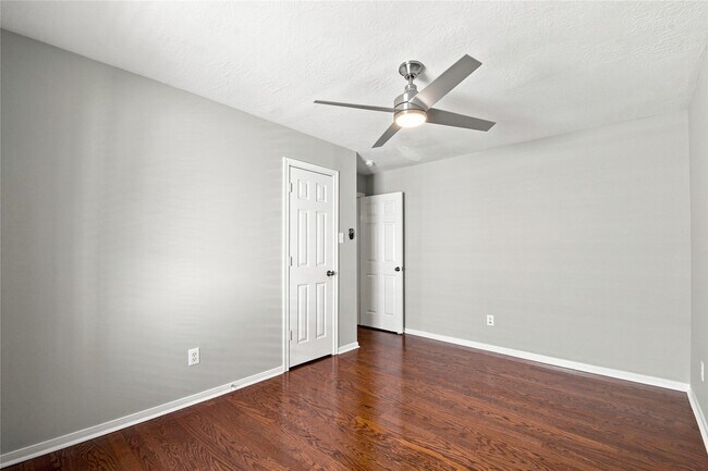 Building Photo - 1421 Ruthven St