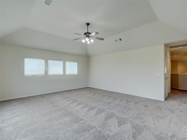 Building Photo - 1041 Crystal Lake Dr