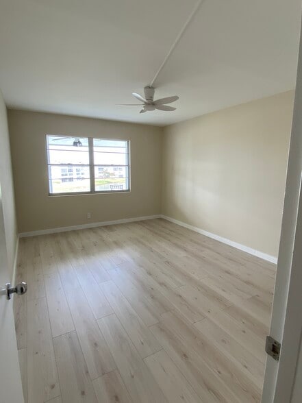 Building Photo - 4048 Exeter C