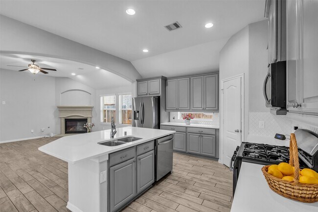 Building Photo - 16838 Ellicott Rock Dr