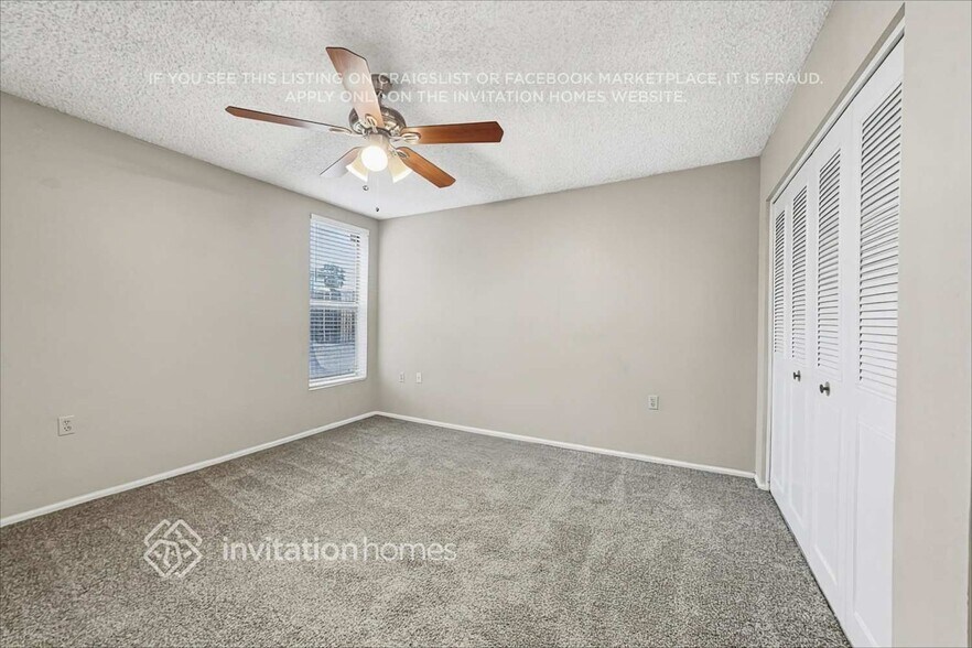 Building Photo - 1615 W Curry Dr