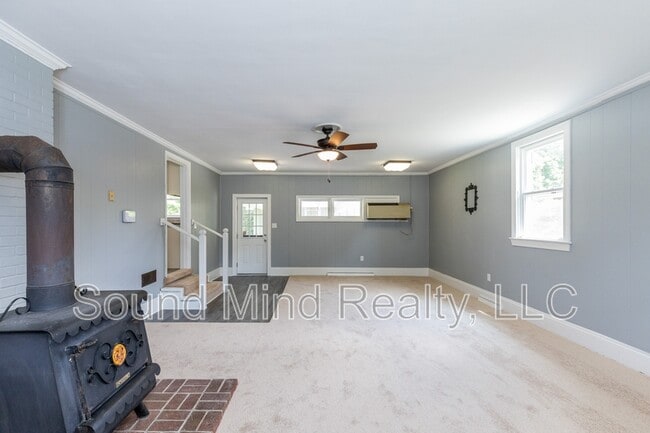 Building Photo - 3504 Hawthorne Rd