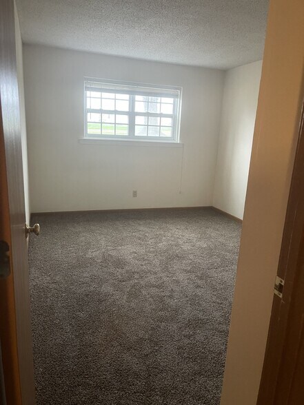 Building Photo - 1648 Towne Dr