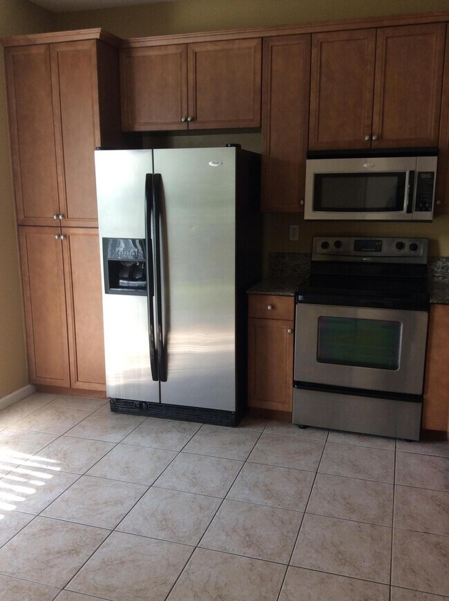 Building Photo - 7255 Briella Dr