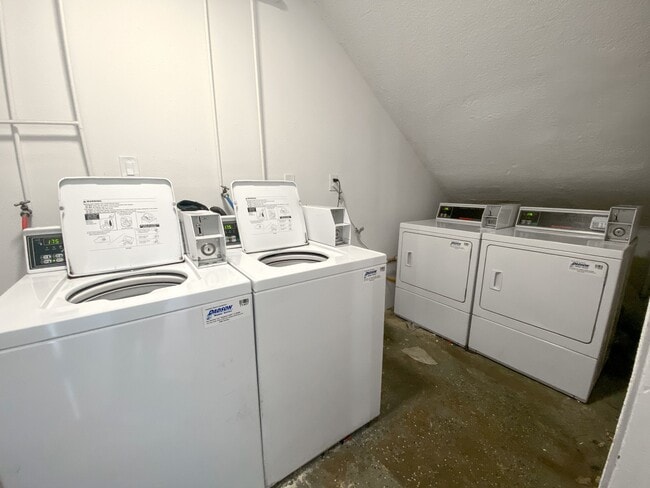 Building Photo - 14715 Chadron Ave