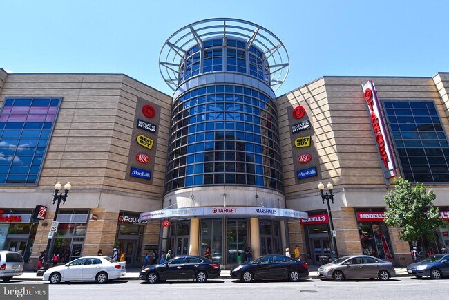 Building Photo - 625 Park Rd NW