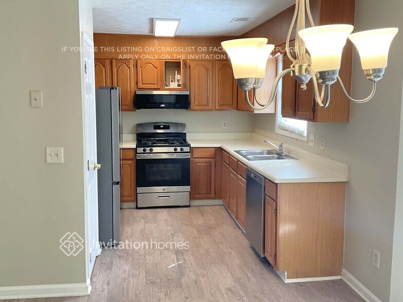 Building Photo - 2712 Inverloch Cir