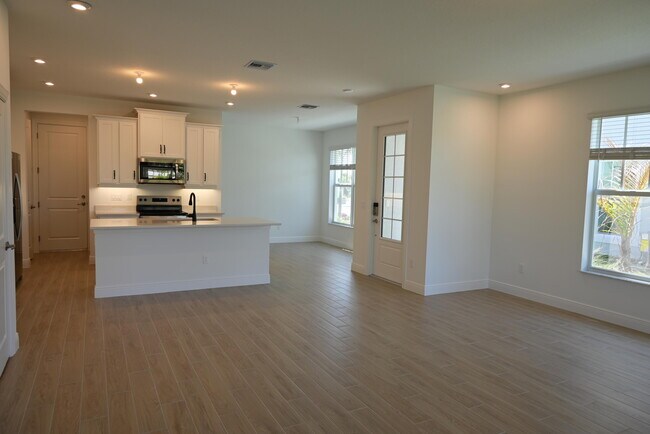 Building Photo - 3599 NW Solange Ct