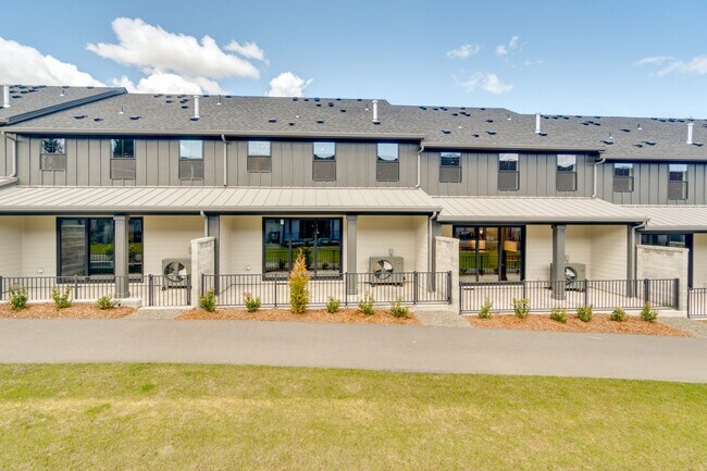 Building Photo - 6812 NE 131st Way