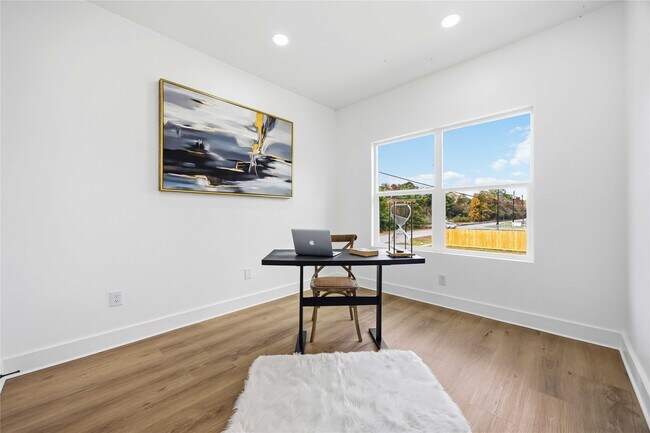 Building Photo - 7117 Springdale St