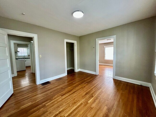 Building Photo - 6 Bedroom in Richmond Near EKU!