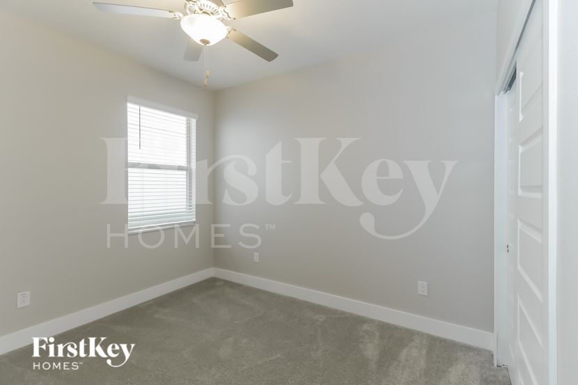 Building Photo - 9644 Little Bluestem Dr