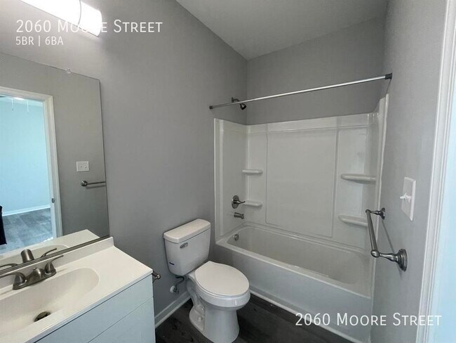 Building Photo - 2060 W Moore St