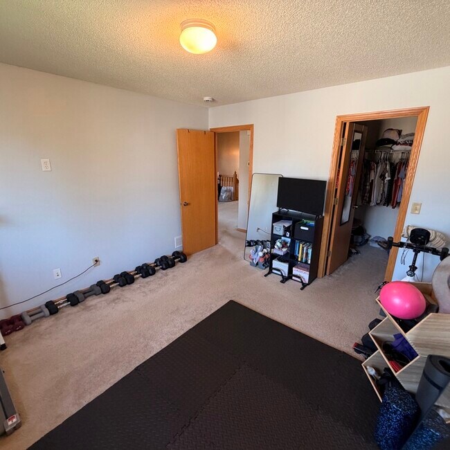 Building Photo - 9205 Orchard Cir