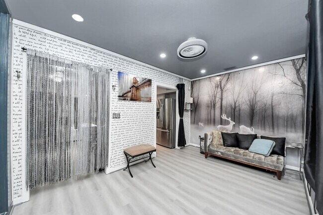 Building Photo - 7877 Kendalia Dr