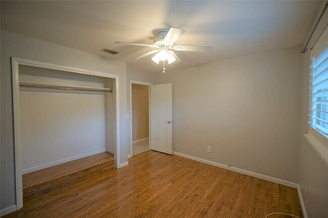 Building Photo - 3306 Lacewood Rd