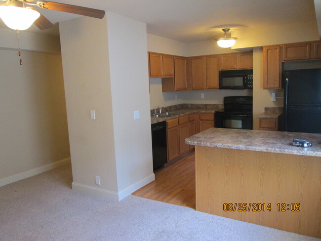 Building Photo - 1 Bedroom Condominium in University Heights