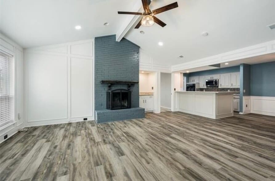 Living - 1708 Tree House Lane