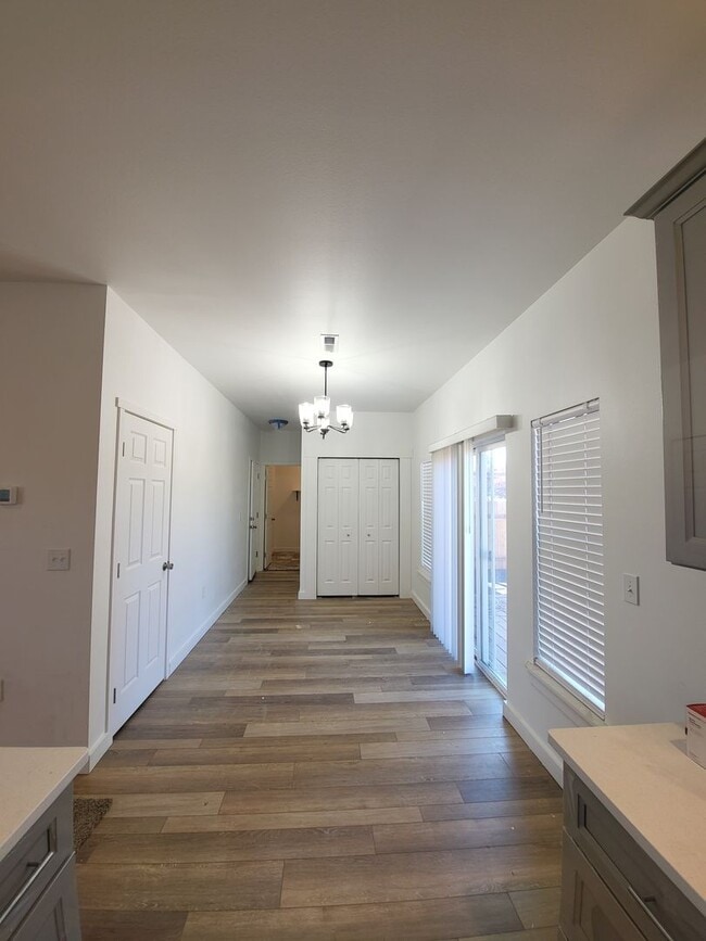 Building Photo - 683 Bryden Ave