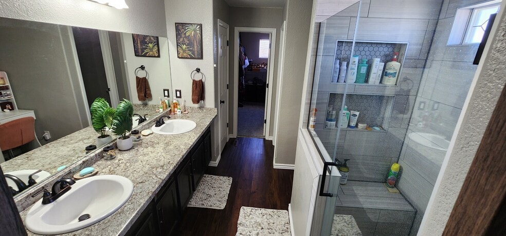 Building Photo - 2203 Meadowlark Ln