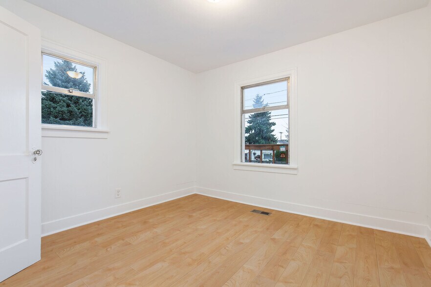 Building Photo - 9227 Evanston Ave N