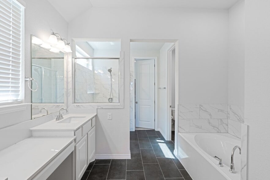 Building Photo - 213 Mira Mesa Dr