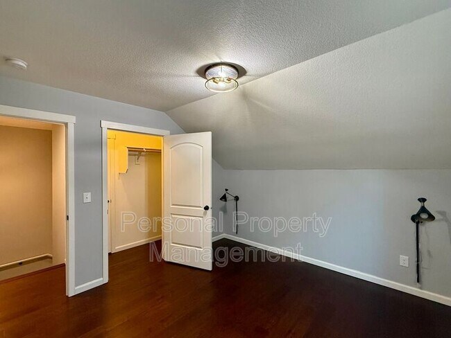 Building Photo - 2606 NE 130th Ct