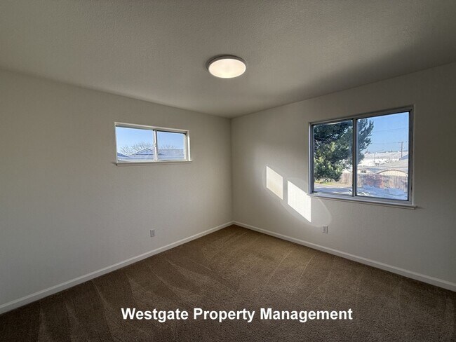 Building Photo - 737 Judith Ct