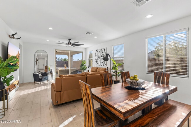 Building Photo - 5419 W Las Palmaritas Dr