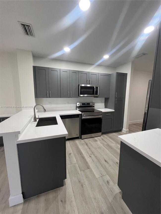Building Photo - 16364 Malibu Dr