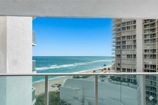 Building Photo - 16485 Collins Ave