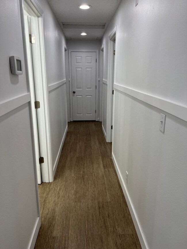 Building Photo - Beautiful 3 bedroom 2 bath house in Eugene!  $500 OFF YOUR FIRST MONTH'S RENT!