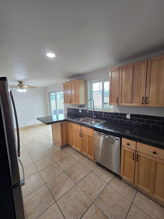 Building Photo - 3723 Kewanee Dr