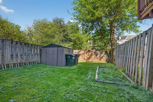 Building Photo - 9274 Caladium Dr