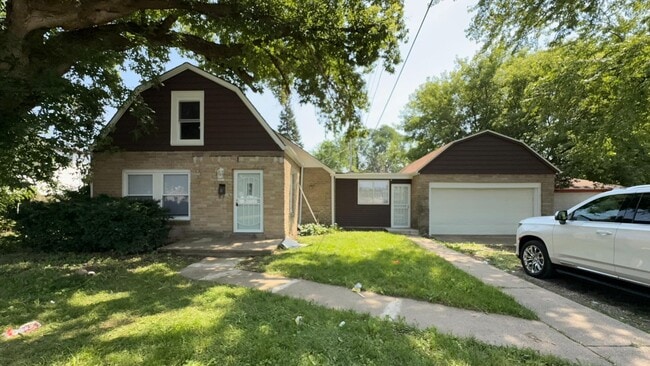 Building Photo - 5117 W Fairmount Ave