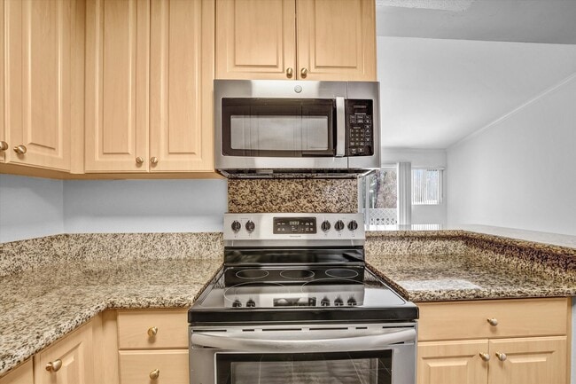 Building Photo - Cozy 1 Bed, 1 Bath Condo in Mira Mesa w/ Off-Street Parking!