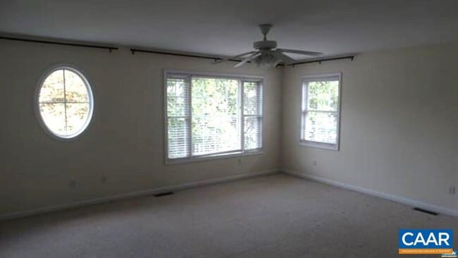 Building Photo - 140 Burnet St