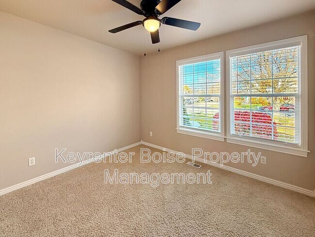 Building Photo - 1285 E Prohaska St