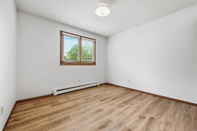 Building Photo - 7573 Lee Dr