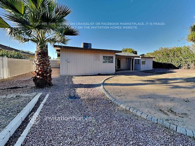 Building Photo - 1448 E 2nd St