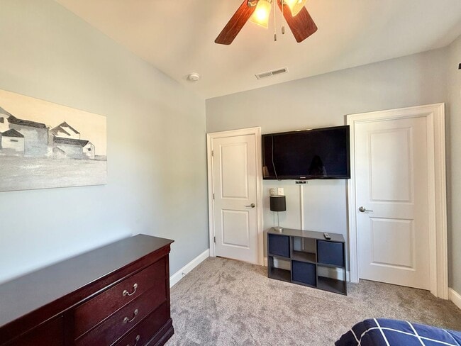 Building Photo - Luxurious 4BD, 3.5BA North Raleigh Home wi...