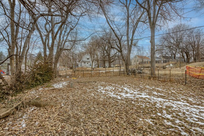 Building Photo - 3356 N 41st St