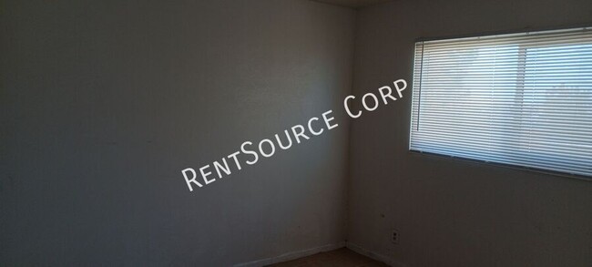 Building Photo - 25522 Anderson Ave