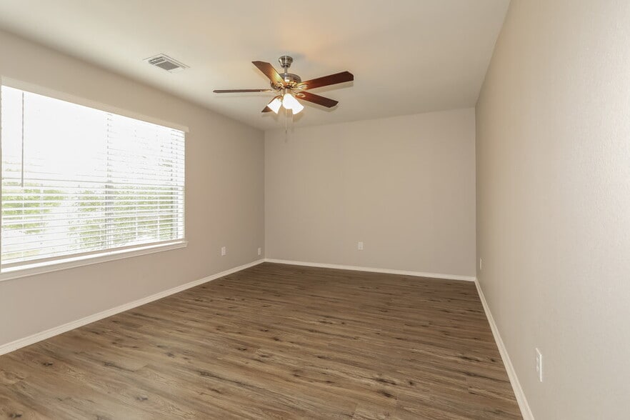 Building Photo - 21118 Bridgemeadows Ln