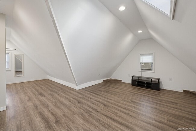 Building Photo - 264 S Ocean Ave