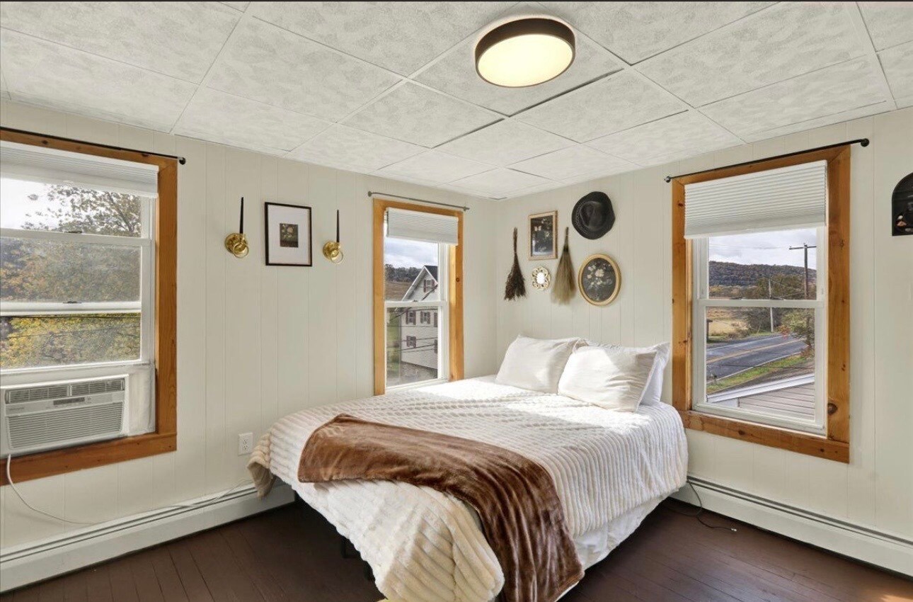 Building Photo - 40 W Adamsdale Rd